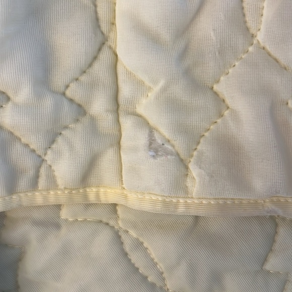 Rare Vintage Girls Quilted Robe Embroidered Butter Cup Yellow XL - Picture 10 of 12